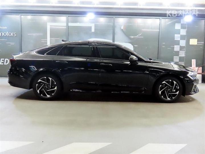 Kia K5 Hybrid 2.0 HEV Noblesse 4