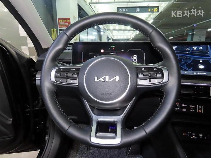 Kia K5 Hybrid 2.0 HEV Noblesse 9