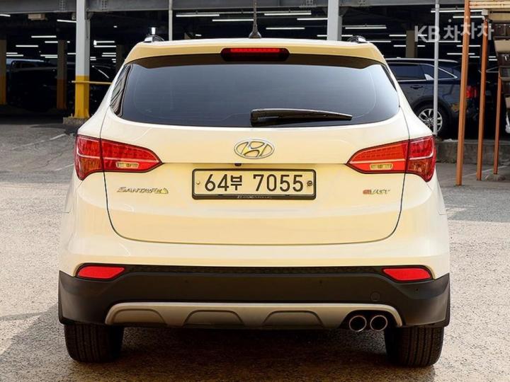 Hyundai Santa Fe DM R2.0 2WD EXCLUSIVE Base Type 4