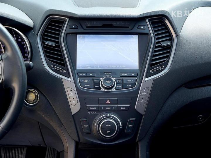 Hyundai Santa Fe DM R2.0 2WD EXCLUSIVE Base Type 9