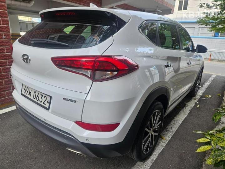 Hyundai Tucson Diesel e-VGT UⅡ 1.7 2WD Style Fever Package 5