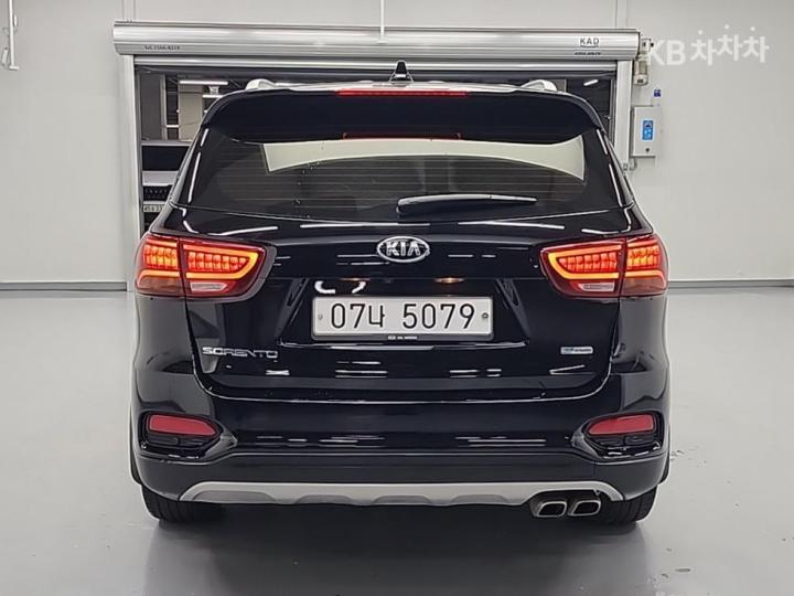 Kia Sorento 2.2 Diesel 2WD Number One Edition 4