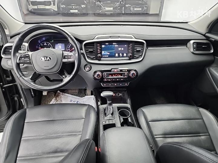 Kia Sorento 2.2 Diesel 2WD Number One Edition 8