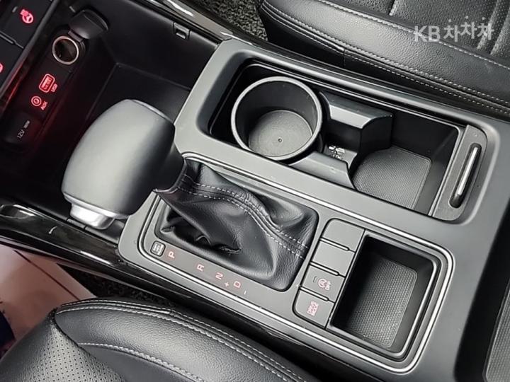 Kia Sorento 2.2 Diesel 2WD Number One Edition 9