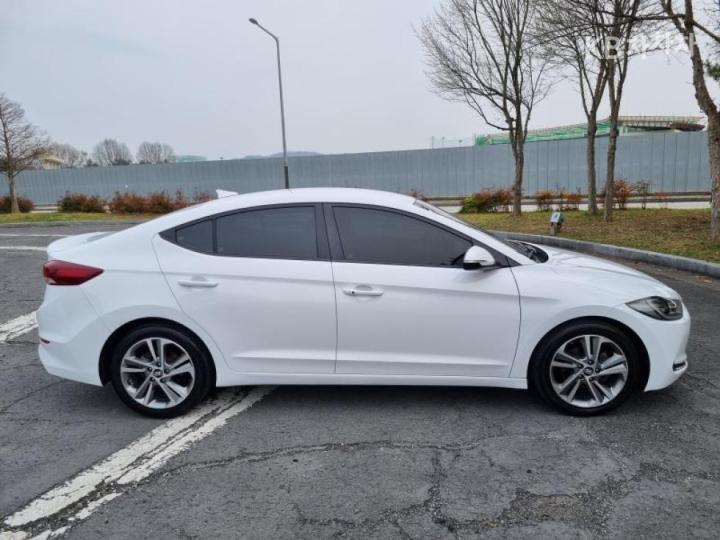 Hyundai Avante AD 1.6 GDi Value Plus 6