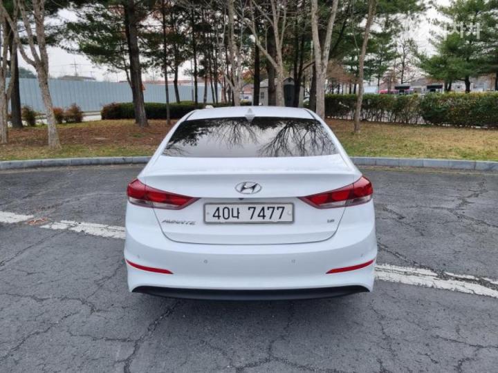 Hyundai Avante AD 1.6 GDi Value Plus 8