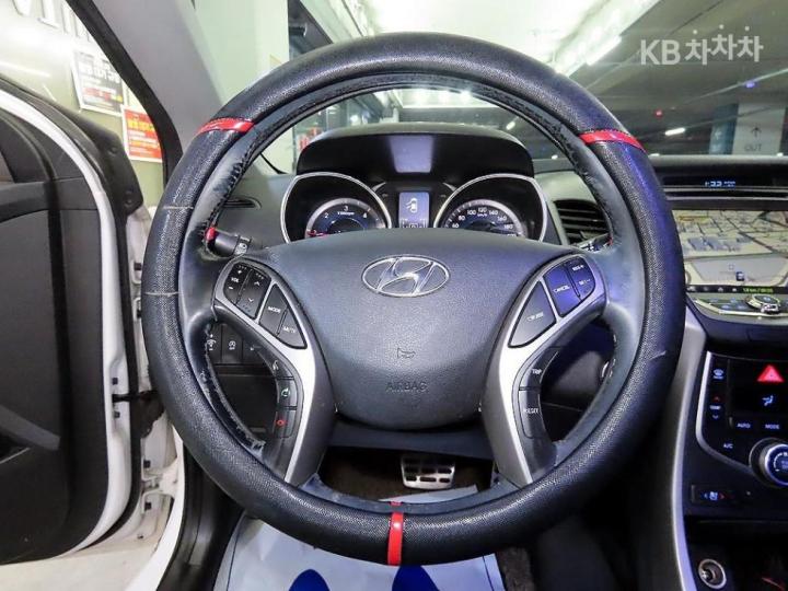 Hyundai Avante 1.6 VGT Modern Base Type 9