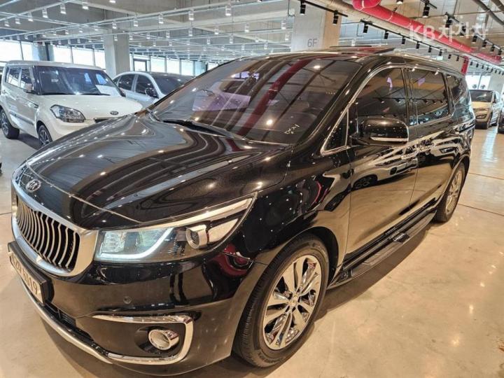 Kia Carnival 2.2 Diesel Noblesse 4