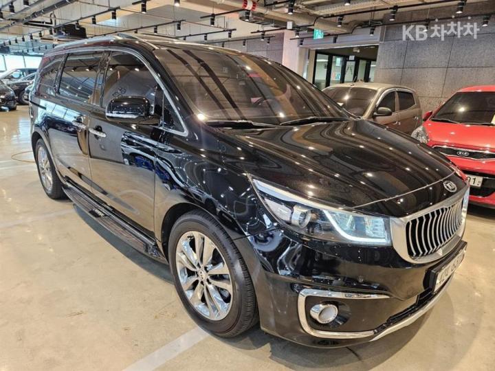 Kia Carnival 2.2 Diesel Noblesse 5