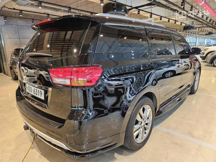 Kia Carnival 2.2 Diesel Noblesse 6