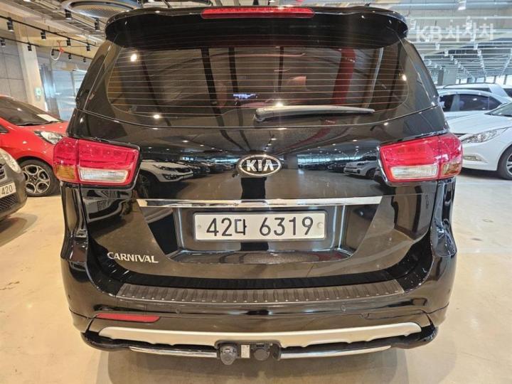 Kia Carnival 2.2 Diesel Noblesse 7