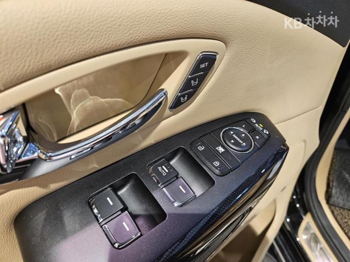 Kia Carnival 2.2 Diesel Noblesse 9