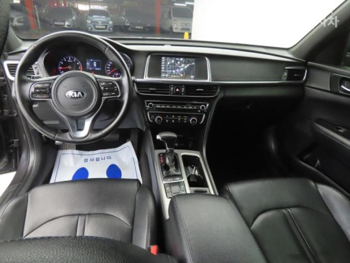 Kia K5 2.0 Gasoline MX Prestige 8