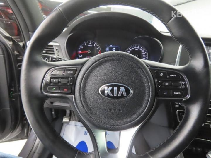 Kia K5 2.0 Gasoline MX Prestige 9