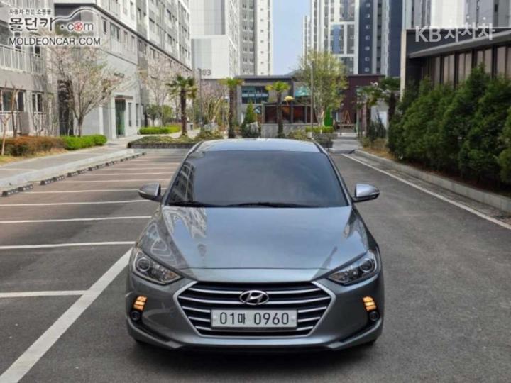 Hyundai Avante AD 1.6 GDi Smart 2