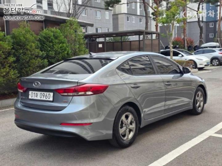 Hyundai Avante AD 1.6 GDi Smart 5