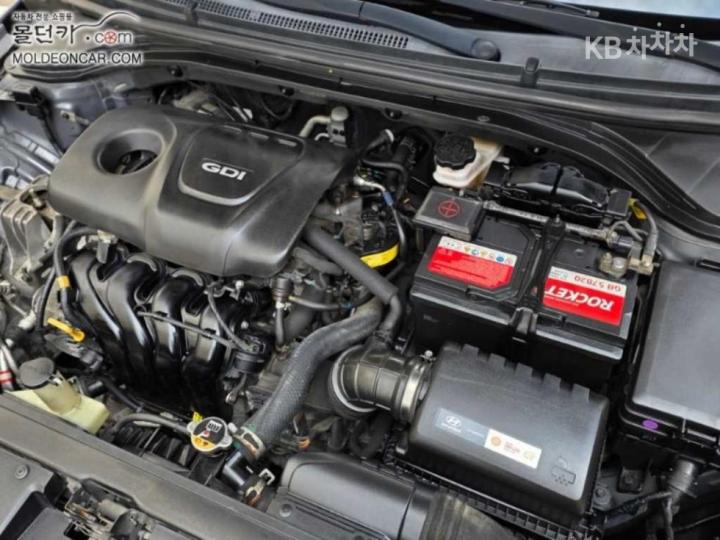 Hyundai Avante AD 1.6 GDi Smart 9