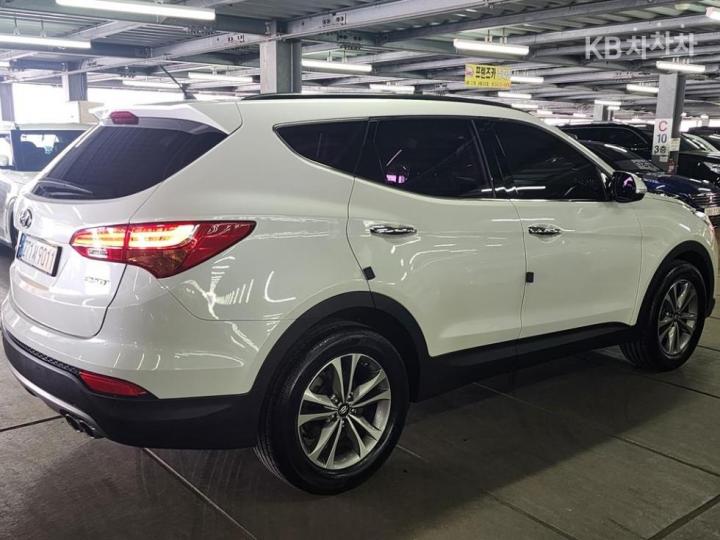 Hyundai Santa Fe DM R2.0 2WD PREMIUM Base Type 6