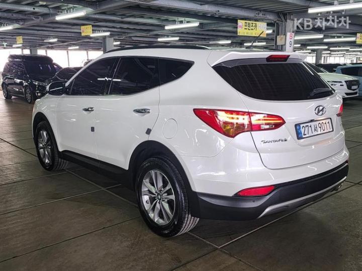 Hyundai Santa Fe DM R2.0 2WD PREMIUM Base Type 7