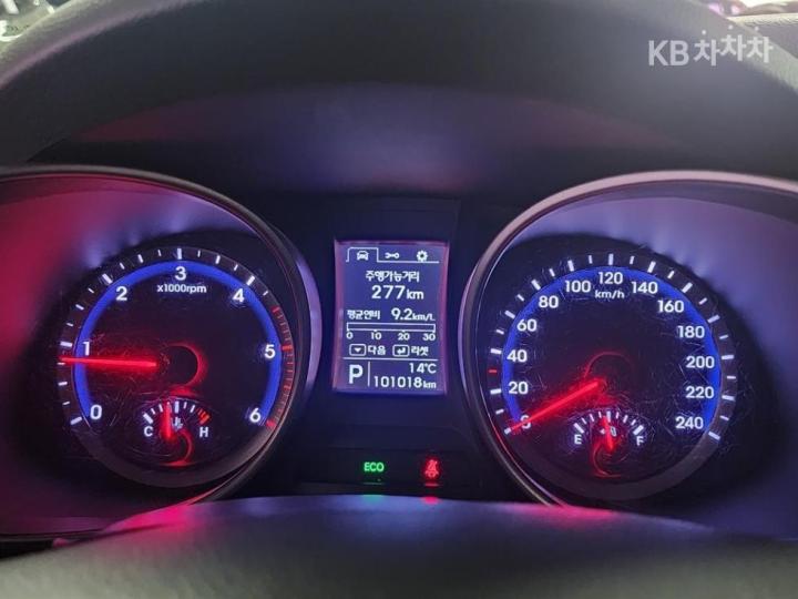 Hyundai Santa Fe DM R2.0 2WD PREMIUM Base Type 9