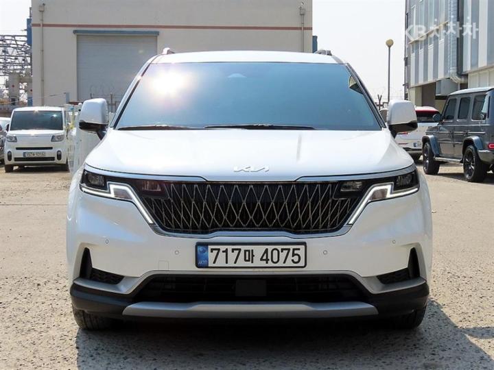 Kia Carnival G3.5 GDI Prestige 2