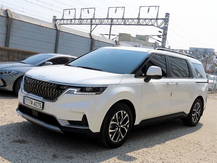 Kia Carnival G3.5 GDI Prestige 3