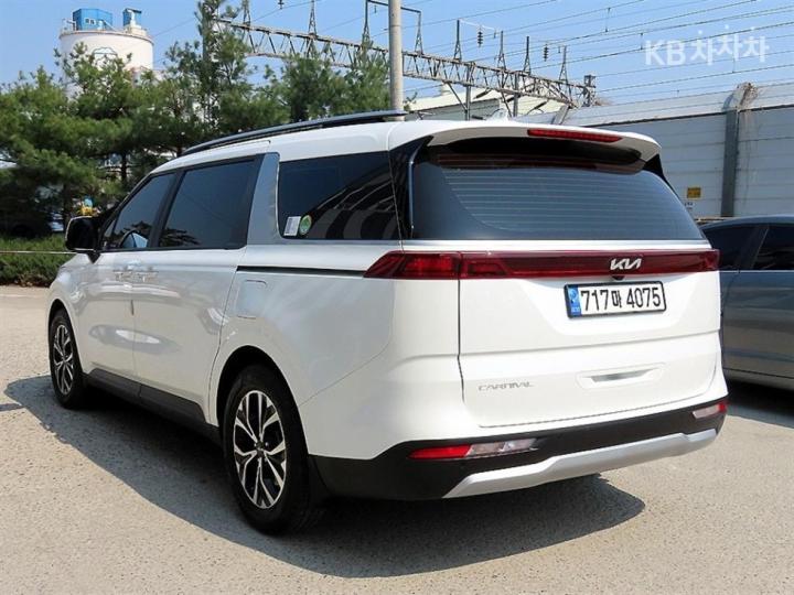 Kia Carnival G3.5 GDI Prestige 4