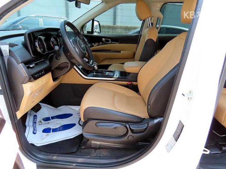 Kia Carnival G3.5 GDI Prestige 6