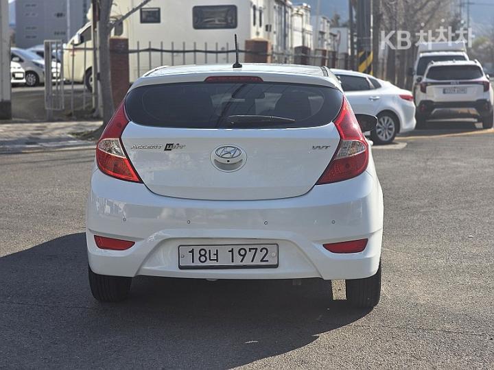Hyundai Accent New Wit 1.4 VVT Premier 3