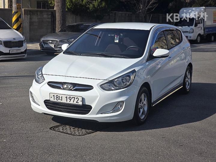 Hyundai Accent New Wit 1.4 VVT Premier 4