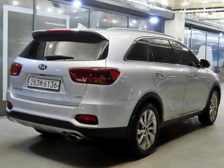 Kia Sorento 2.0 T-GDI 2WD Noblesse 5