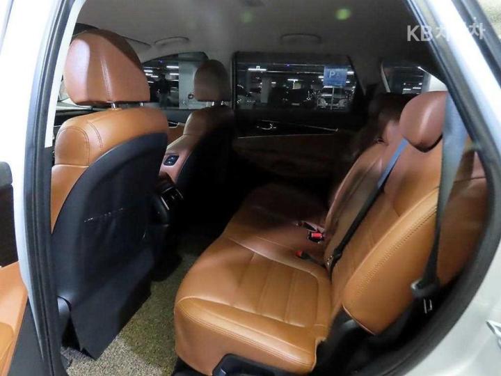 Kia Sorento 2.0 T-GDI 2WD Noblesse 8