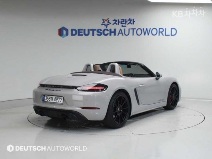 Porsche Boxster 4.0 GTS 3