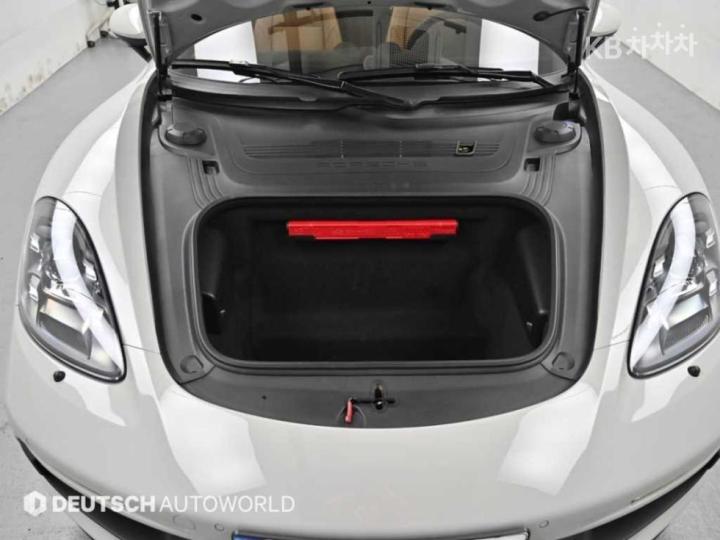 Porsche Boxster 4.0 GTS 7