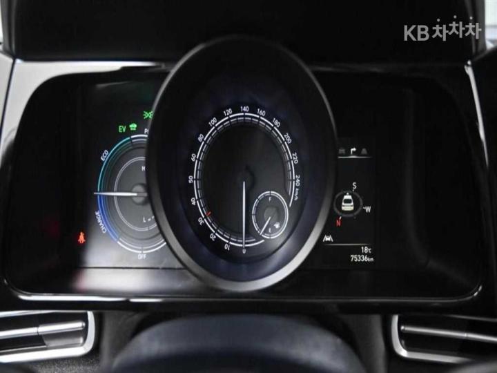 Hyundai Avante Hybrid CN7 Modern 9