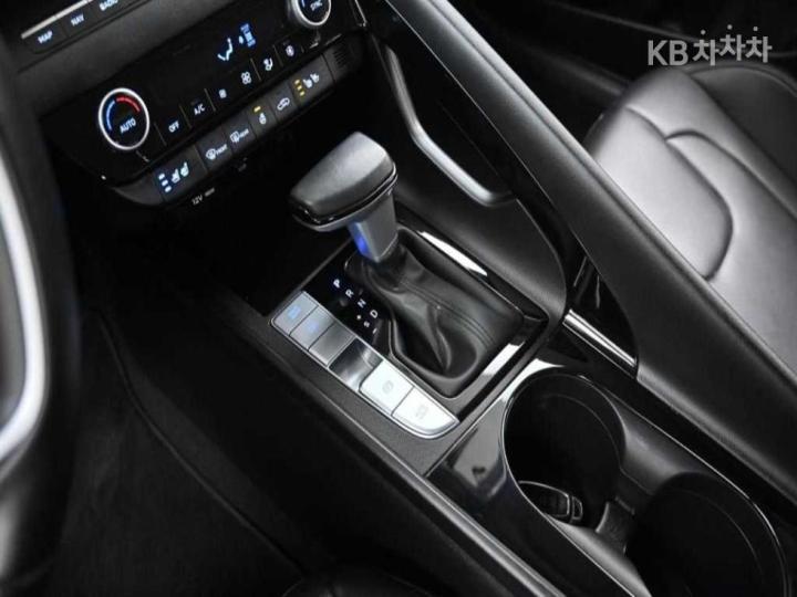 Hyundai Avante Hybrid CN7 Modern 10