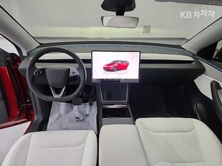 Tesla Model Y RWD Base Type 8