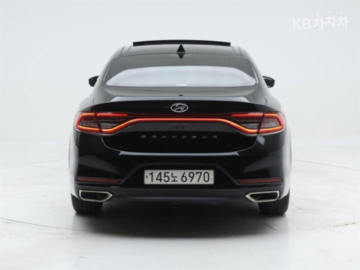 Hyundai Grandeur IG 2.4 Premium Special 6