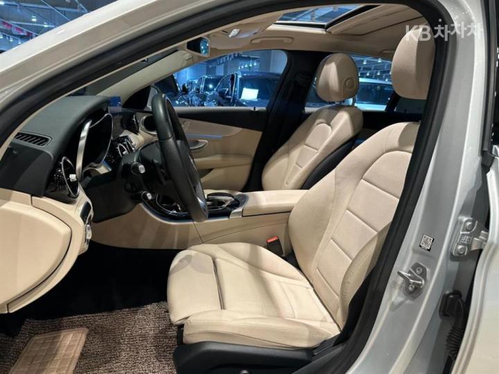 Mercedes-Benz C-Class C220d Avantgarde W205