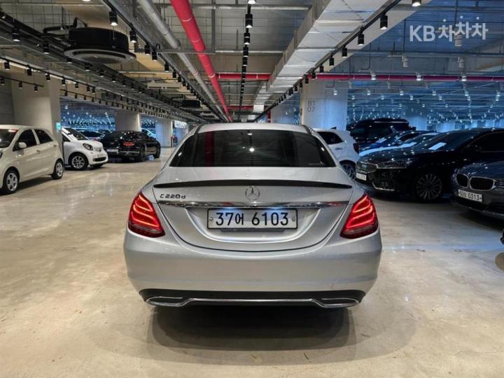 Mercedes-Benz C-Class C220d Avantgarde W205 5