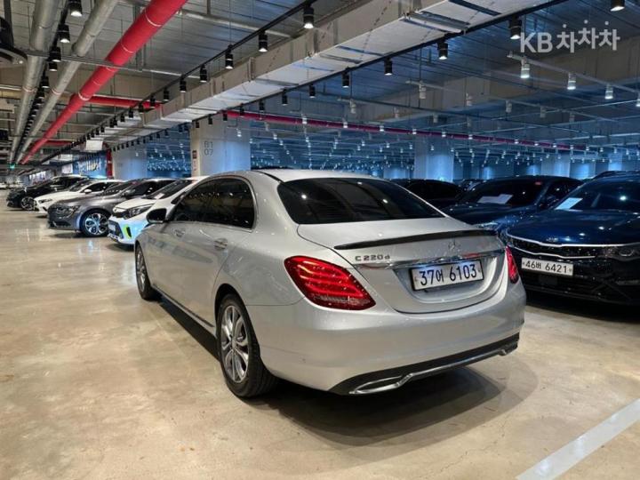 Mercedes-Benz C-Class C220d Avantgarde W205 6