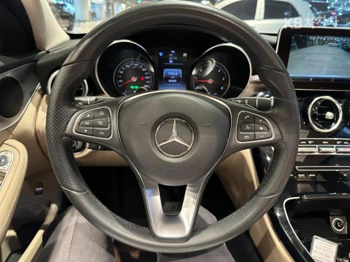 Mercedes-Benz C-Class C220d Avantgarde W205 9