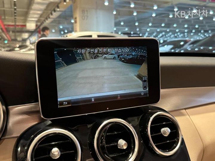 Mercedes-Benz C-Class C220d Avantgarde W205 10