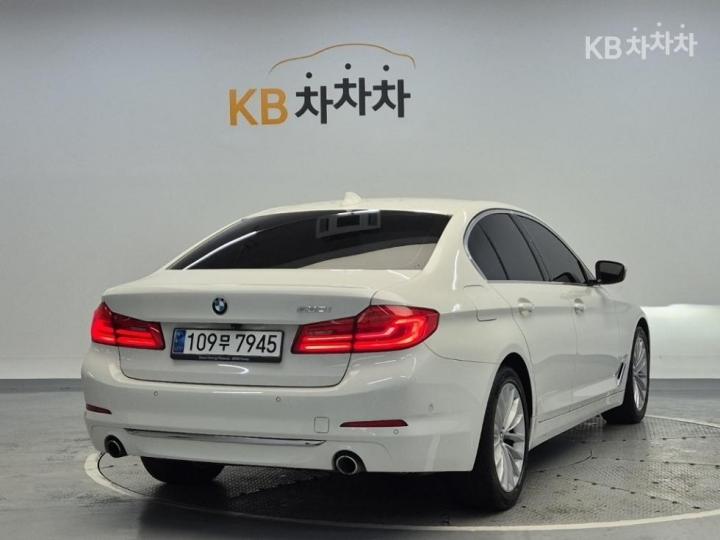 BMW 5 Series G30 530i Luxury Line Plus 4