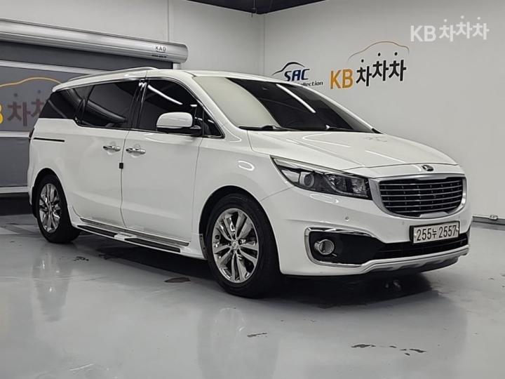 Kia Carnival 3.3 Gasoline Limousine President 5