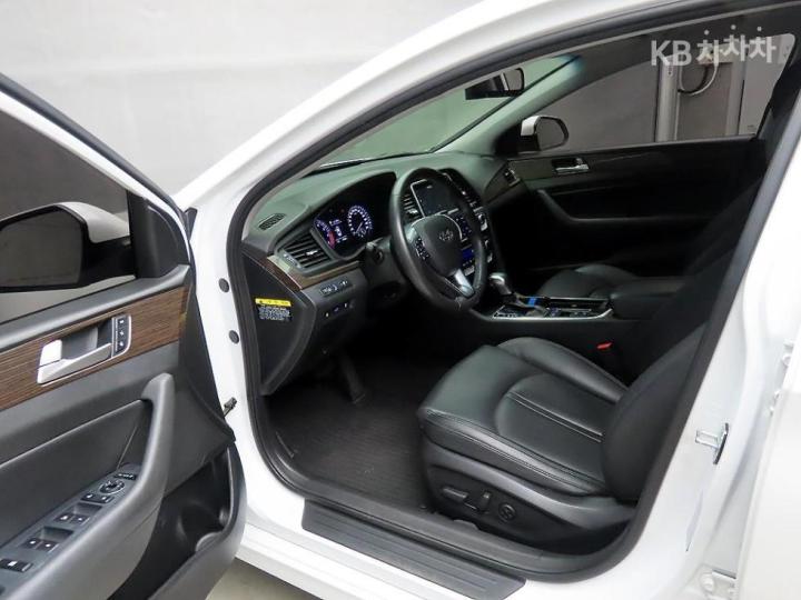 Hyundai Sonata New Rise 2.0 Modern 6