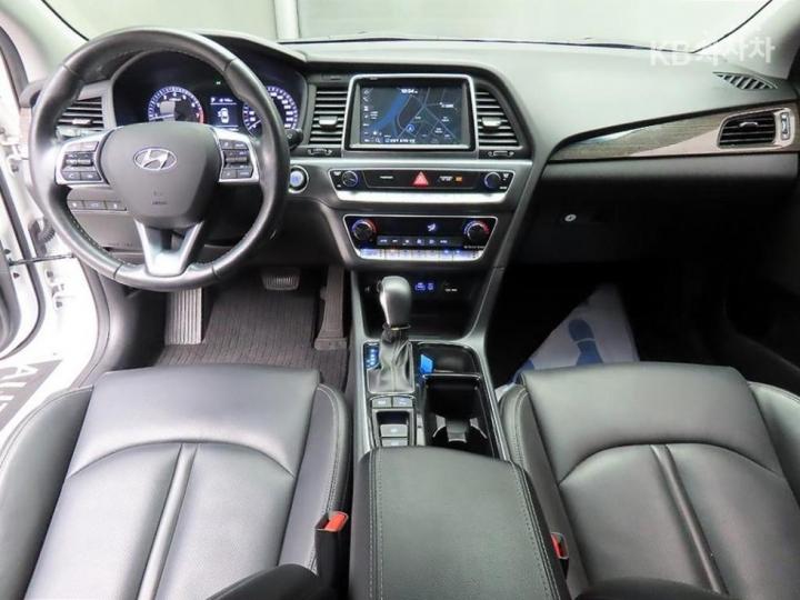 Hyundai Sonata New Rise 2.0 Modern 8