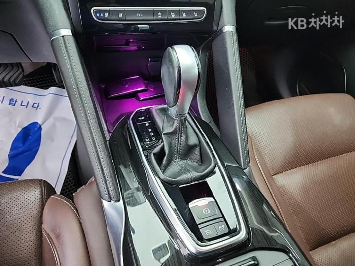 Renault QM6 2.0 4WD RE Signature 9