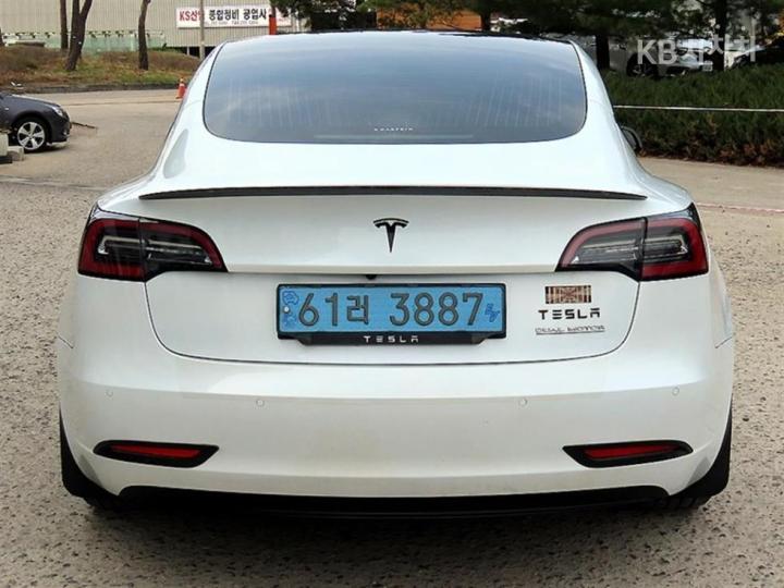 Tesla Model 3 Long Range 5