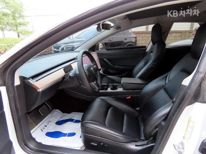 Tesla Model 3 Long Range 6